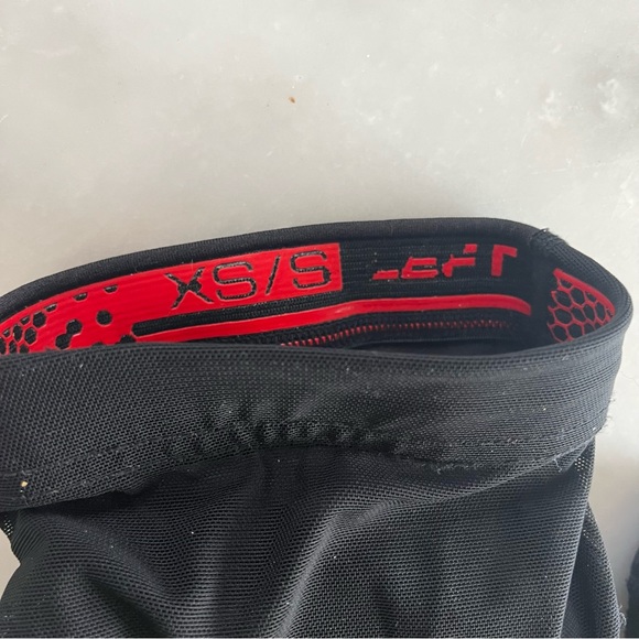 Troy Lee Designs Stage Knee Guard. R&L. XS/S - Picture 5 of 5